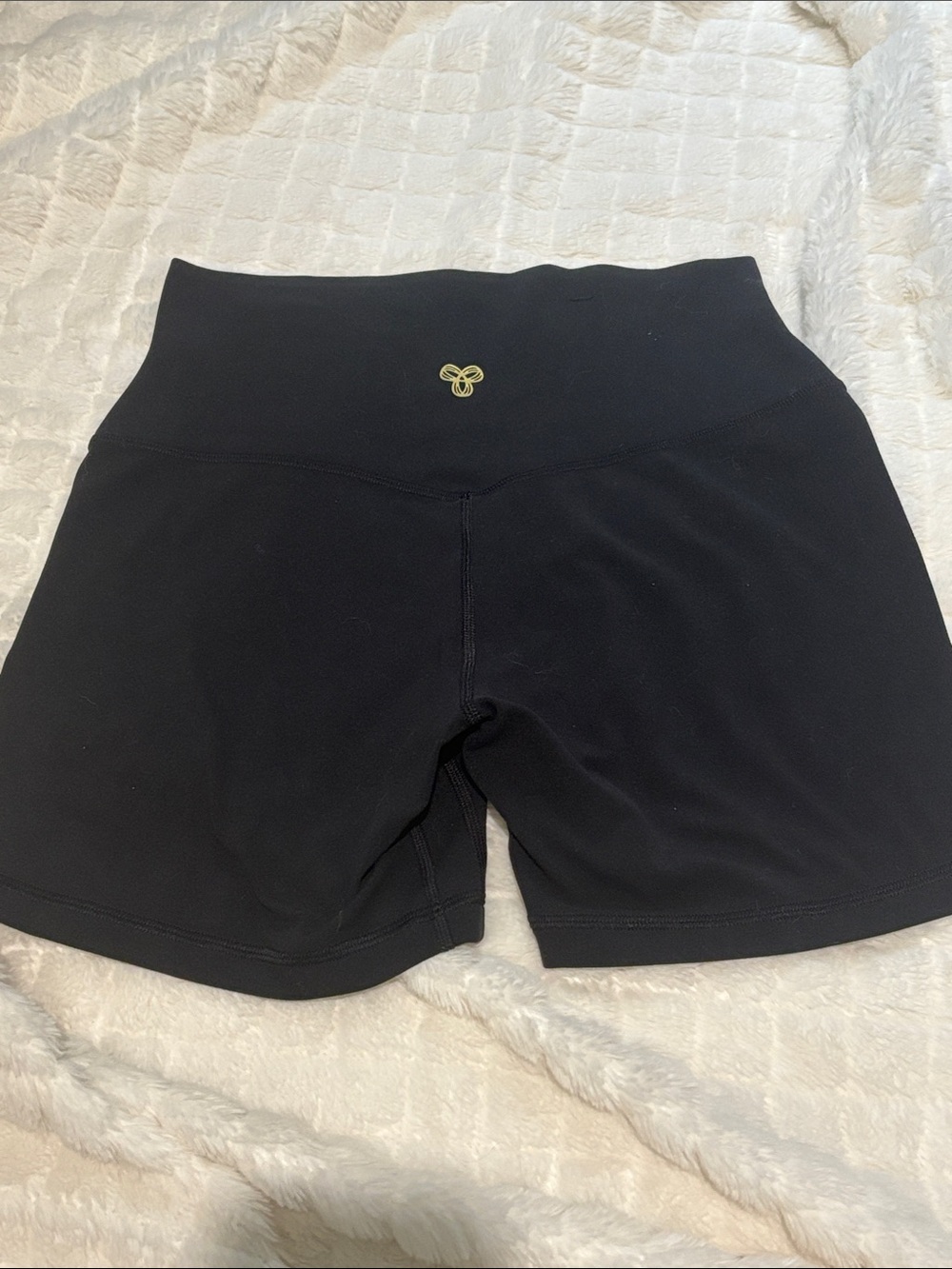 Aritzia Golden BUTTER Cheeky Hi-Rise 5” Short - Picture 2 of 5